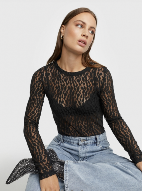 Alix_The_Label_Woven_Fitted_Lace_Top